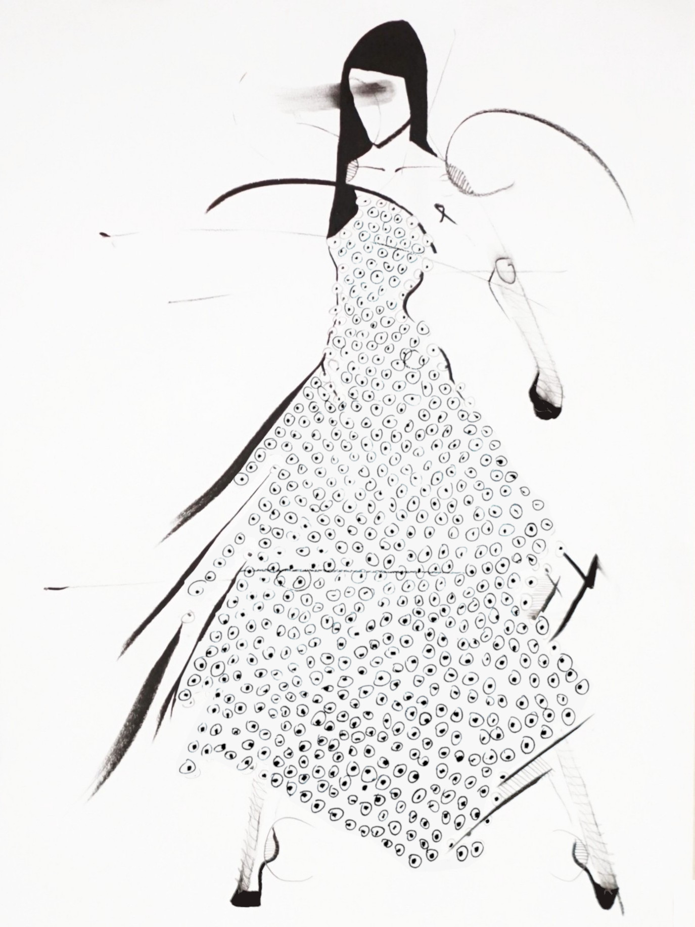 Modefigurine mit langem Paillettenkleid und schwarzen Haaren, Kohlezeichnung auf A2